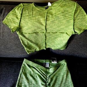 Girls two pice set worn one time!